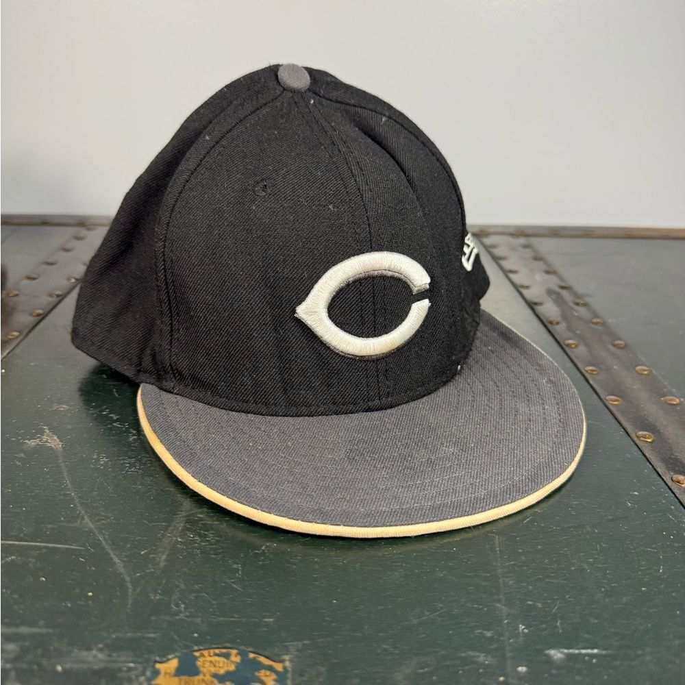 Cincinnati Reds MLB New Era 59FIFTY Fitted Hat- Black & White 7 5/8